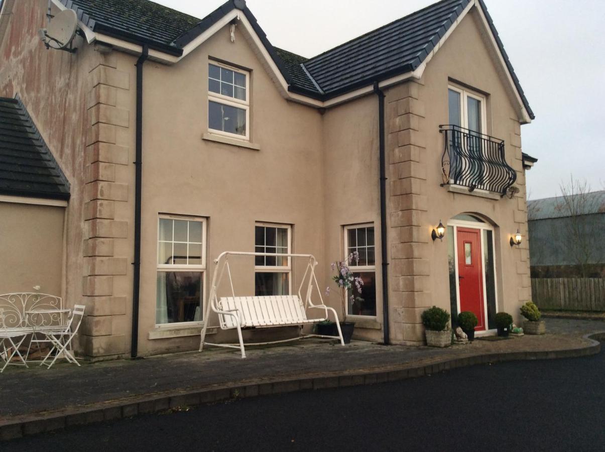 Country House And Spa Coleraine Esterno foto