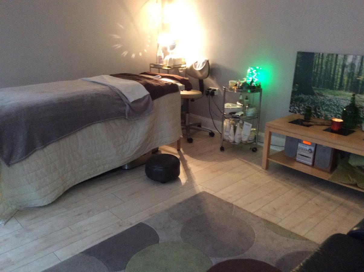Country House And Spa Coleraine Esterno foto