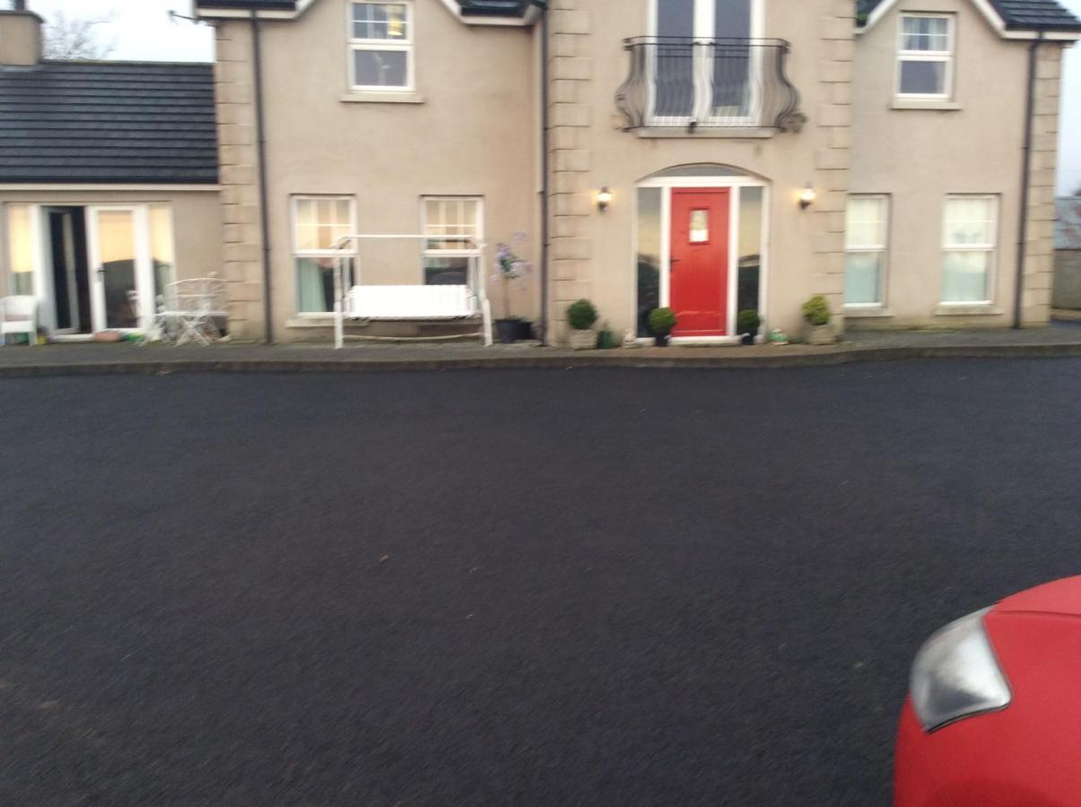 Country House And Spa Coleraine Esterno foto