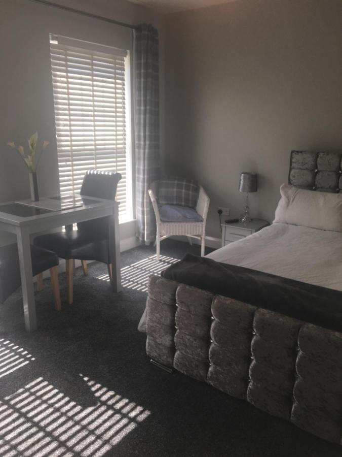 Country House And Spa Coleraine Esterno foto