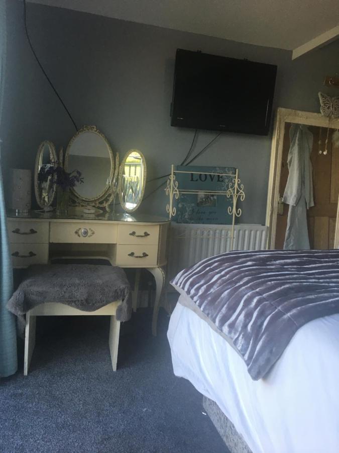 Country House And Spa Coleraine Esterno foto